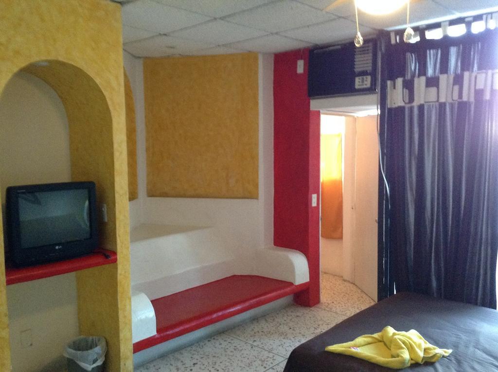 Hotel Arturo'S Zihuatanejo Esterno foto